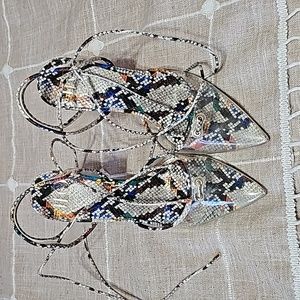 JLO Jennifer Lopez Fedra pump